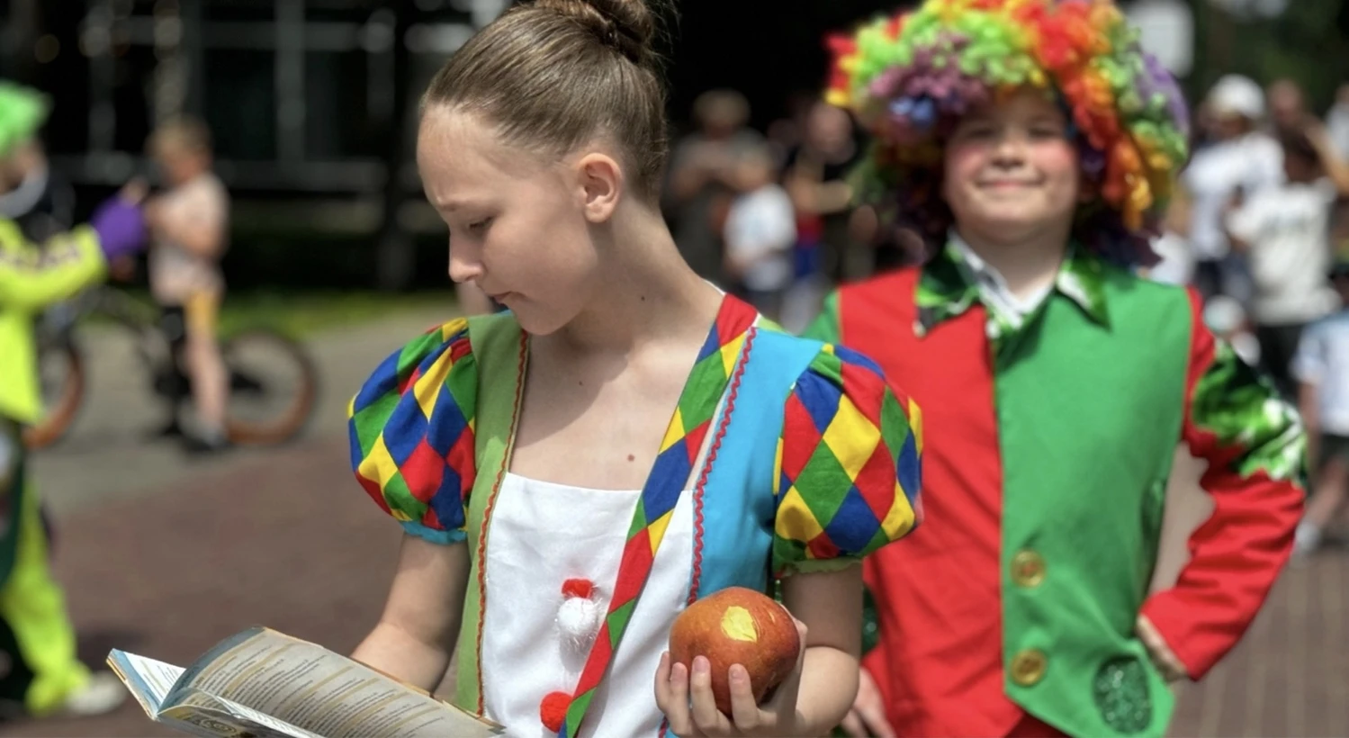 Театральный коллектив 