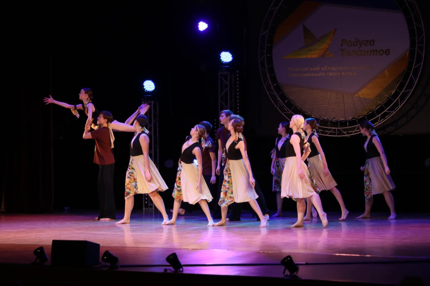 Ансамбль «Радость» получил Диплом лауреата II степени в конкурсе современного танца.