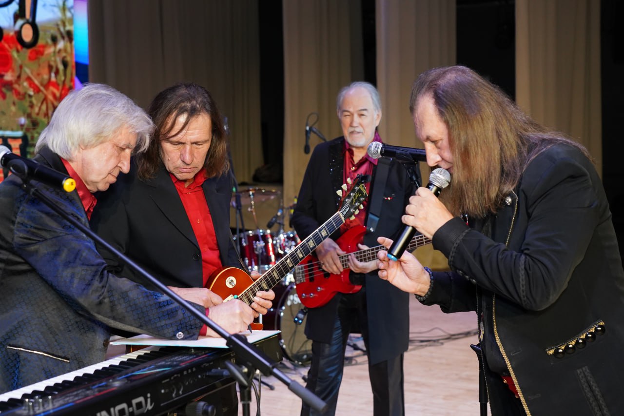 Кружатся диски!